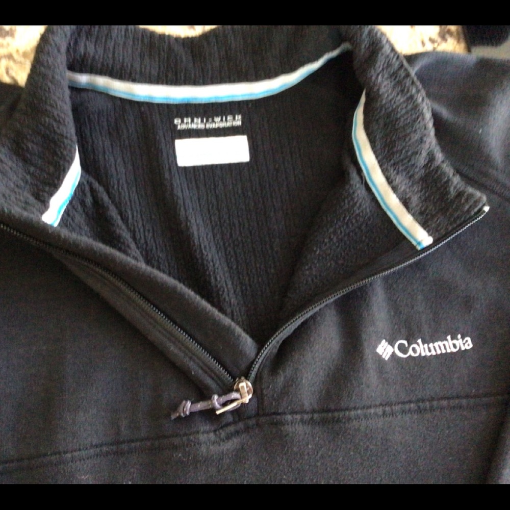 Columbia - Black Half Zip Omni-wick pull over